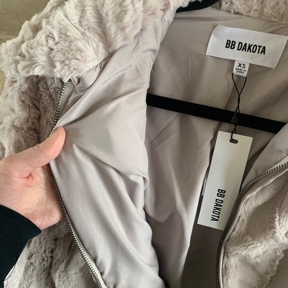 BB Dakota Faux Fur Bomber Jacket with Collar - Picture 5 of 7